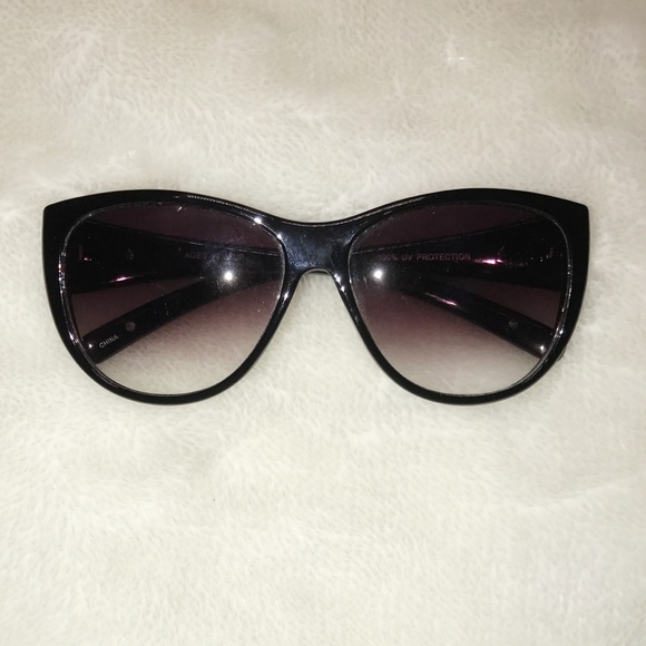 Accessories - Cat Eye Sunglasses